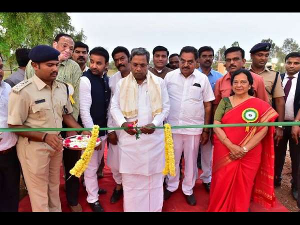 ಮೂರು ಆವರಣಗಳ ನಿರ್ಮಾಣ