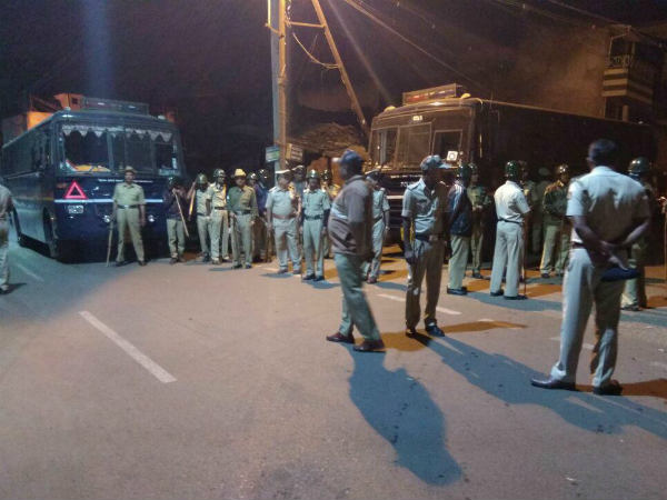 ಪ್ರತಿಕೃತಿ ದಹಿಸಲು ಯತ್ನ ಪ್ರತಿಕೃತಿ ದಹಿಸಲು ಯತ್ನ