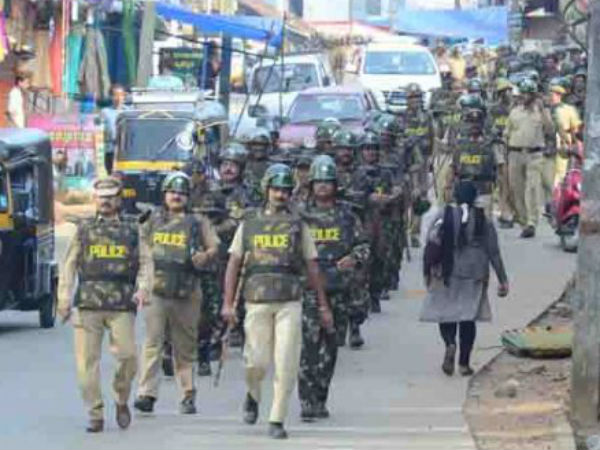 ಪೊಲೀಸರಿಂದ ಪಥಸಂಚಲನ