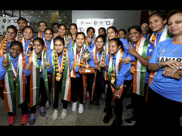 ಗೆದ್ದು ಬಂದ ವೀರ ವನಿತೆಯರು! ಗೆದ್ದು ಬಂದ ವೀರ ವನಿತೆಯರು!