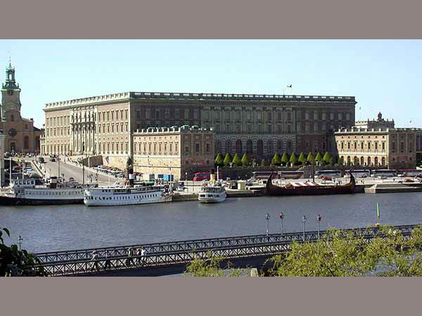 ರಾಜಕೀಯ ವ್ಯಕ್ತಿಗಳಿಗೆ ವಿಶೇಷ ಸವಲತ್ತು ಇಲ್ಲದ ದೇಶ