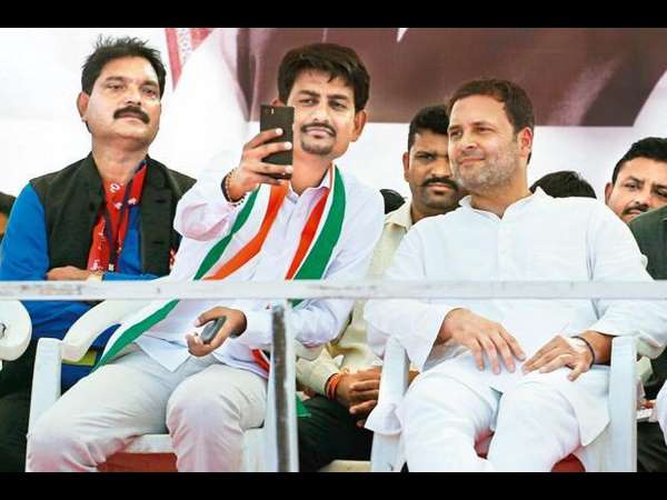 ರಾಹುಲ್ ಗಾಂಧಿ ಸಮ್ಮುಖದಲ್ಲಿ ಕಾಂಗ್ರೆಸ್ಸಿಗೆ ಬೆಂಬಲ 
