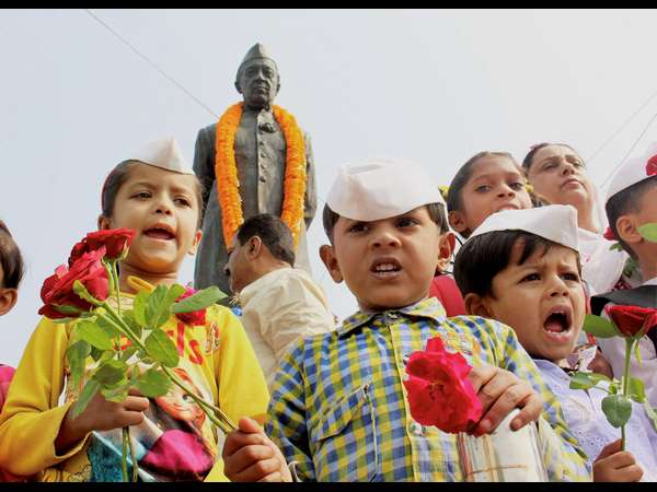 ನೆಹರೂ ವೇಷಧಾರಿ ಮಕ್ಕಳು 