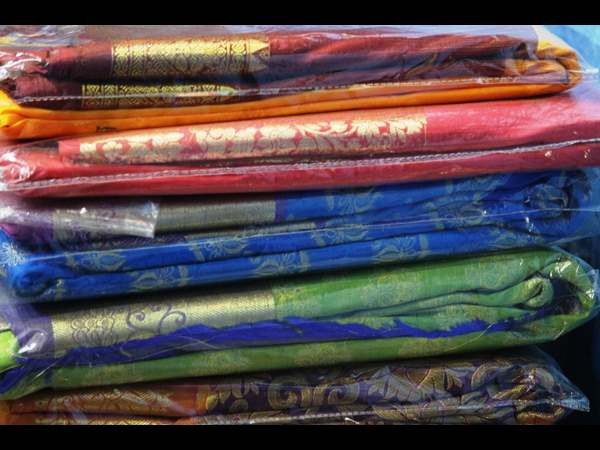 ಗ್ರಾಹಕರ ಅಭಿರುಚಿಗೆ ತಕ್ಕಂತೆ ಸೀರೆ