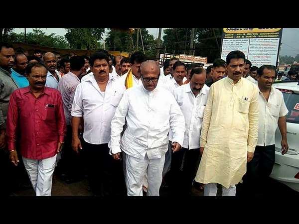 ಸಿಎಂ ನಡೆಗೆ ಆಕ್ರೋಶ