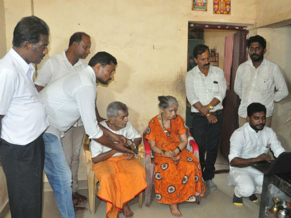 Minister UT Khader helped to elderly couples to get ration card Minister UT Khader helped to elderly couples to get ration card