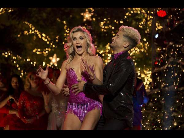 ಡ್ಯಾನ್ಸಿಂಗ್ ಸ್ಟಾರ್ ಚಾಂಪಿಯನ್ಸ್