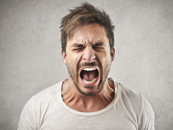 ಹಳ್ಳಿಗಾಡಿನ ಮನುಷ್ಯ ಇಂಗ್ಲಿಷಿನಲ್ಲಿ ಬಯ್ಯುತ್ತಿದ್ದ