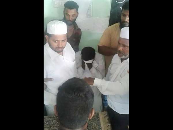 Illicit relationship, moulvi beaten by people