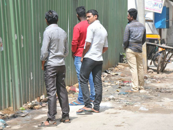 Mysuru: People's innovative approach to stop urinating on the road sides Mysuru: People's innovative approach to stop urinating on the road sides
