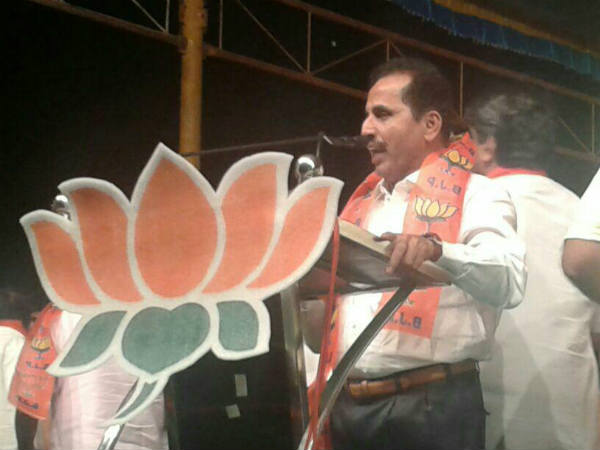 Former Congress leader Harikrishna Bantwal joins BJP