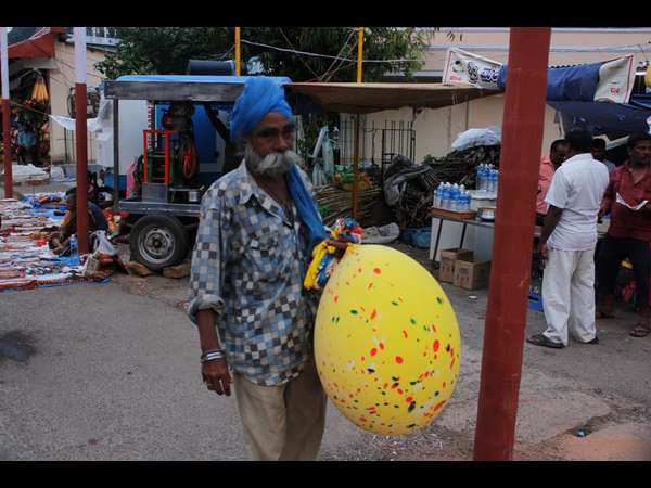 Baroda baloons in Dharmasthala Deepotsava