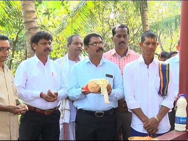 School children's perfome Daivaradhane in Bantwal