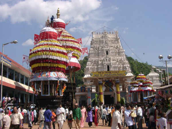 ಕೋಟ್ಯಾಂತರ ಆದಾಯ ತಂದುಕೊಡುವ ದೇವಾಲಯಗಳು 
