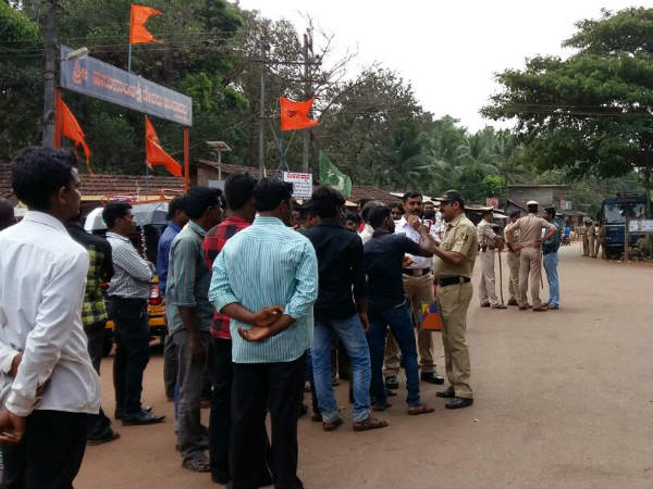 Karawara : Communal clutches between Hindu-Muslim Karawara : Communal clutches between Hindu-Muslim