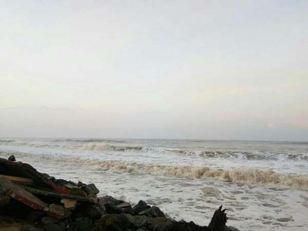 ಆಳೆತ್ತರದ ಆಲೆಗಳ ಆರ್ಭಟ