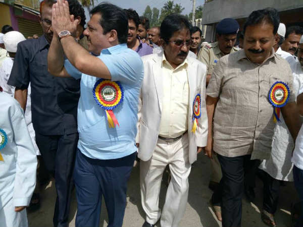 ಪಕ್ಷ ಬಿಡುವುದು ಸಾಮಾನ್ಯ ಪಕ್ಷ ಬಿಡುವುದು ಸಾಮಾನ್ಯ