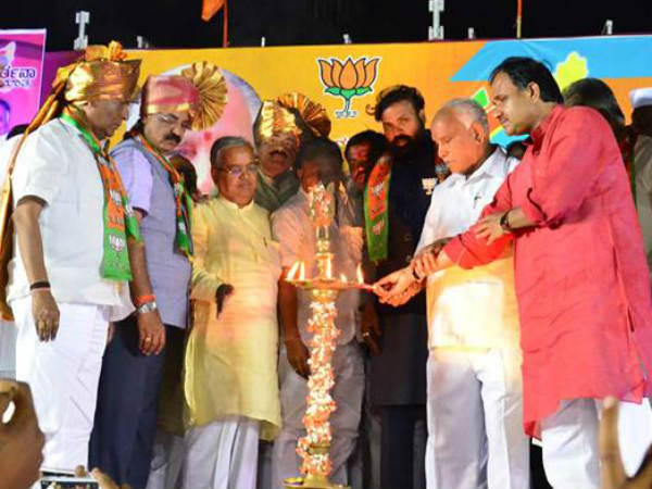 ಸುಭಾಷ ಗುತ್ತೇದಾರ್ ಪರ ಬ್ಯಾಟಿಂಗ್