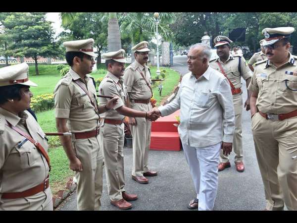 ಸಂಸದರು ನಿಮ್ಮೊಂದಿಗೆ ಅನುಚಿತವಾಗಿ ವರ್ತನೆ ಮಾಡಿದರೆ?