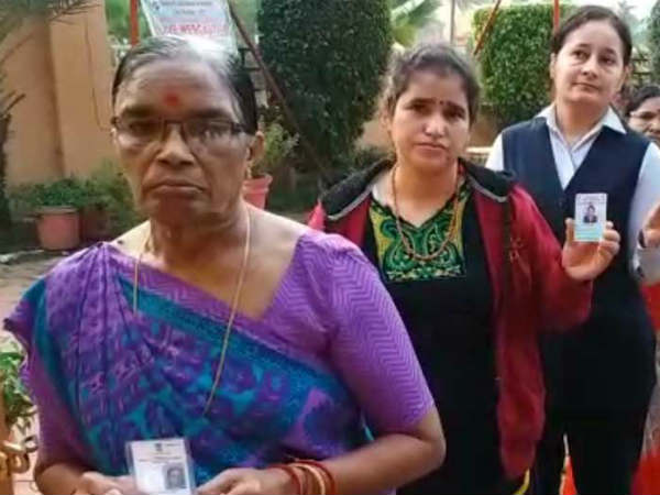 ಸೂರತ್ ನಲ್ಲಿ ಮಹಿಳೆಯರಿಂದ ಮತದಾನ