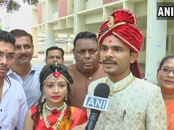 ಭಾರೂಚ್ ನಲ್ಲಿ ಮತದಾನ ಮಾಡಿದ ವಧು-ವರರು