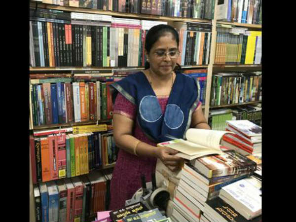 ಓದುಗರ ಮಧ್ಯೆ ಗೋಡೆ ನಿರ್ಮಾಣ