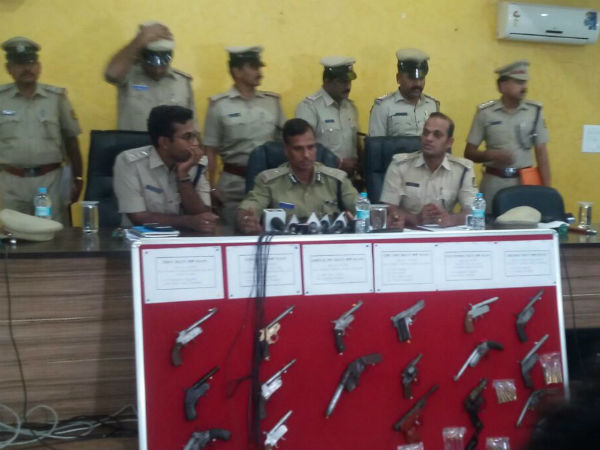 Kalaburagi police busts gun selling racket, 8 arrested Kalaburagi police busts gun selling racket, 8 arrested