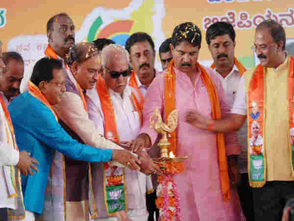 ಹೊಲ ಹೂಳಬೇಕೂಂತಾ ಎರಡು ಜೋಡಿ ಎತ್ತುಗಳನ್ನು ತರುತ್ತೇನೆ 