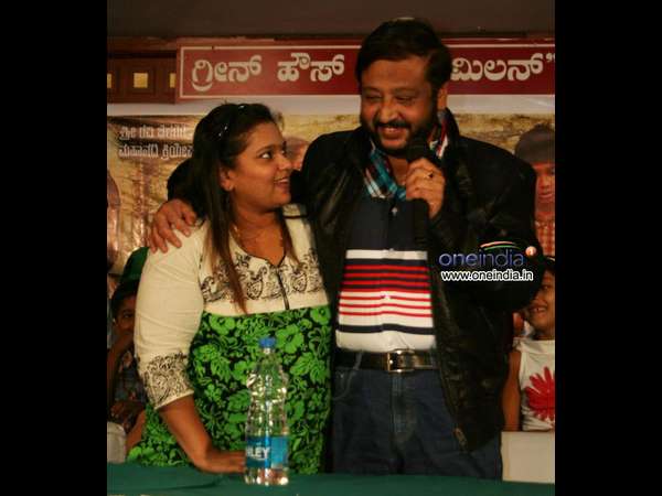 ಫೋನ್ ನಲ್ಲಿ ಮಾತನಾಡೋದು ದೊಡ್ಡ ವಿಷಯ ಅಲ್ಲ ಫೋನ್ ನಲ್ಲಿ ಮಾತನಾಡೋದು ದೊಡ್ಡ ವಿಷಯ ಅಲ್ಲ