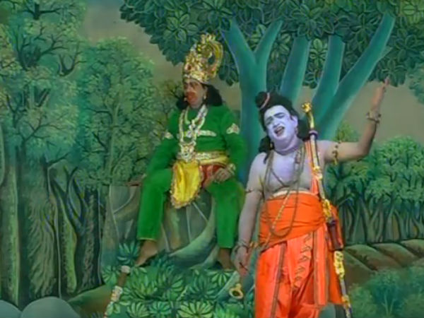 ಗುಡಿಯ ಮೇಲಕ್ಕೆ ಜಿಗಿದ ಗುಡಿಯ ಮೇಲಕ್ಕೆ ಜಿಗಿದ