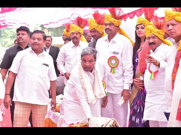 16 ಪ್ರಥಮ ದರ್ಜೆ ಕಾಲೇಜು ನಿರ್ಮಾಣ