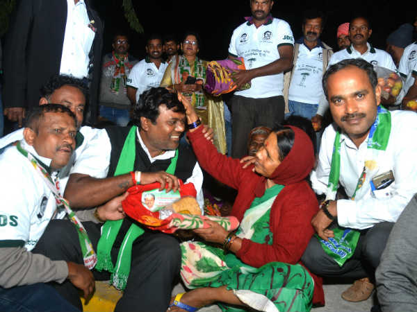 HD Kumaraswamy's 59th birthday celebrated by JDS workers in Bangaluru