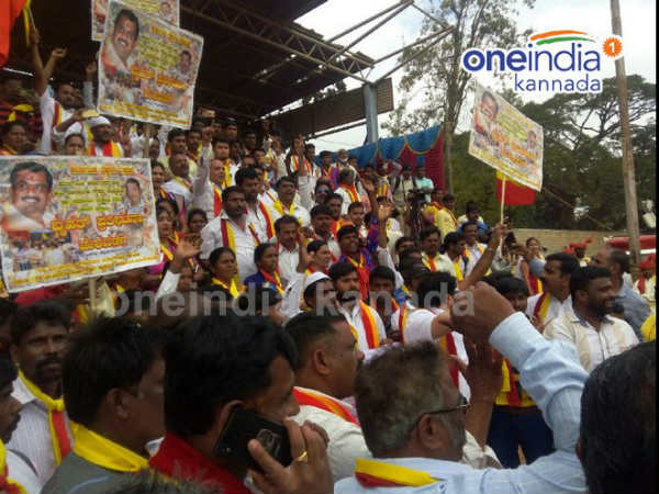 ಹೊರನಾಡಿನಲ್ಲಿ ಕನ್ನಡದಲ್ಲಿ ಓದಿದವರಿಗೂ ಉದ್ಯೋಗ ಅವಕಾಶ ಬೇಕು