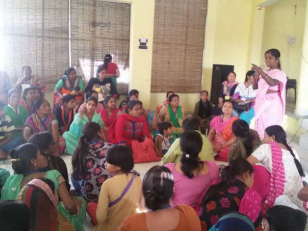 ದಟ್ಟ ಕಾಡಿನ ಗುಡಿಸಲಲ್ಲಿ ಬದುಕು! ದಟ್ಟ ಕಾಡಿನ ಗುಡಿಸಲಲ್ಲಿ ಬದುಕು!