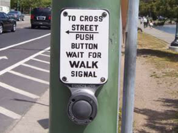 Demand by Citizens for Bengaluru : Install a signal with WALK button
