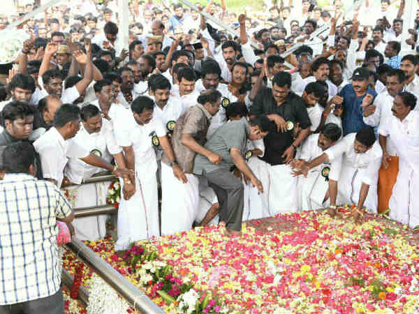TTV Dinakaran almost fell on Jayalithaa samadhi TTV Dinakaran almost fell on Jayalithaa samadhi