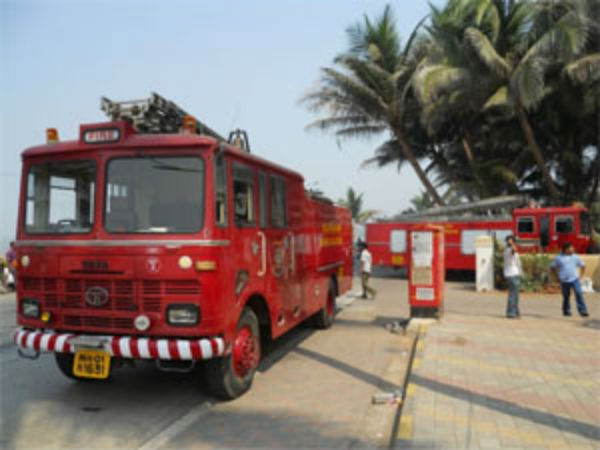 Bengaluru Fire and Emergency service department cautioned the pub and restaurant owners about fire safety Bengaluru Fire and Emergency service department cautioned the pub and restaurant owners about fire safety