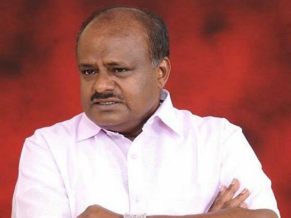 HD Kumaraswamy visits his fans home and bless newly married couple HD Kumaraswamy visits his fans home and bless newly married couple