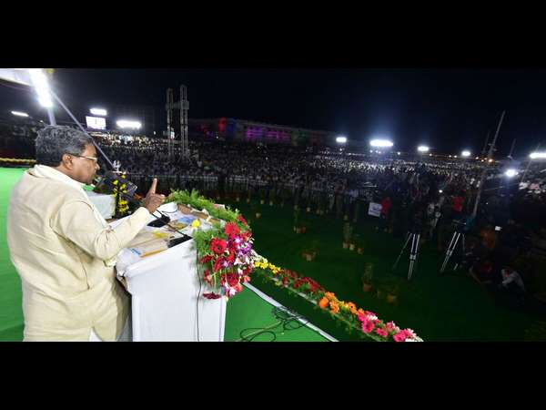 Congress' stress on development agenda during Siddaramaiah's month-long yatra