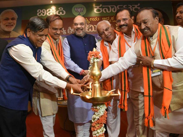 ಕಾಂಗ್ರೆಸ್ ಸರ್ಕಾರದ ವಿರುದ್ಧ ಆಕ್ರೋಶ ವ್ಯಕ್ತಪಡಿಸಿ!