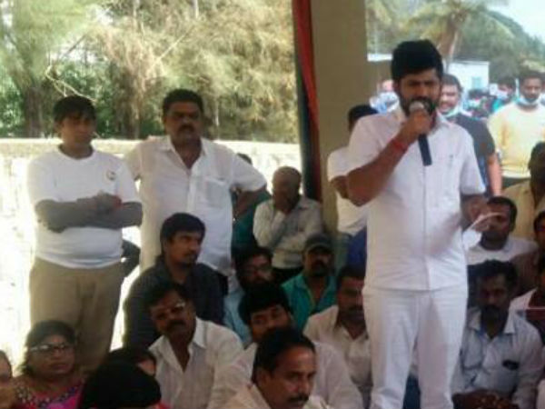 'ಬೆಂಕಿ ಹಚ್ಚಬೇಕು'