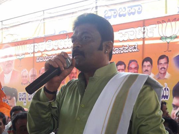 ಪಕ್ಷದ ನಾಯಕರ ವಿರುದ್ಧ ಮುನಿಸು