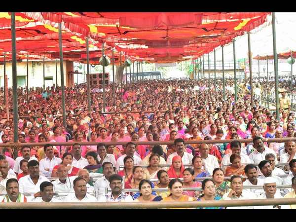 ಅವ್ನು ಅಲ್ಲೇ ಇರ್ಲಿ, ನಾನು ಇಲ್ಲೇ ಇರ್ತೀನಿ