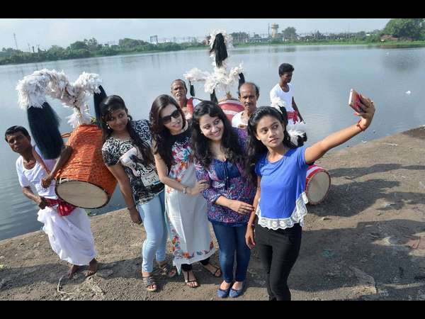 ಸೆಲ್ಫೀ ಹುಚ್ಚಿನಿಂದ ಸಾಯುವವರ ಸಂಖ್ಯೆ ಭಾರತದಲ್ಲಿ ಹೆಚ್ಚು