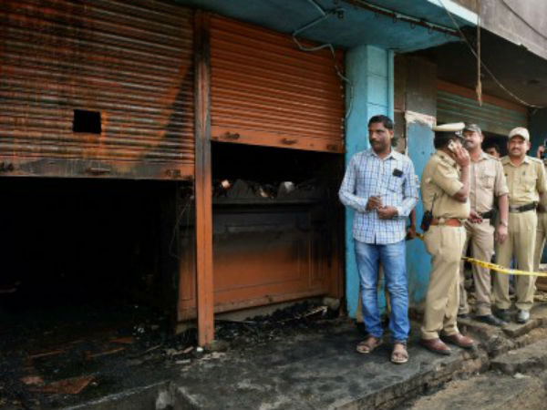 ಅಗ್ನಿ ದುರಂತದ ಬಳಿಕ ಪೊಲೀಸರ ಭೇಟಿ: