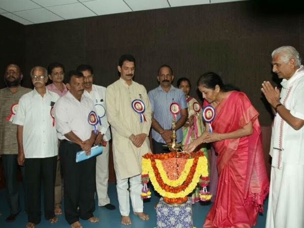 ಸಮುದಾಯ ಬಾನುಲಿ ಕಾರ್ಯಕ್ರಮ ವಿವರ ಸಮುದಾಯ ಬಾನುಲಿ ಕಾರ್ಯಕ್ರಮ ವಿವರ