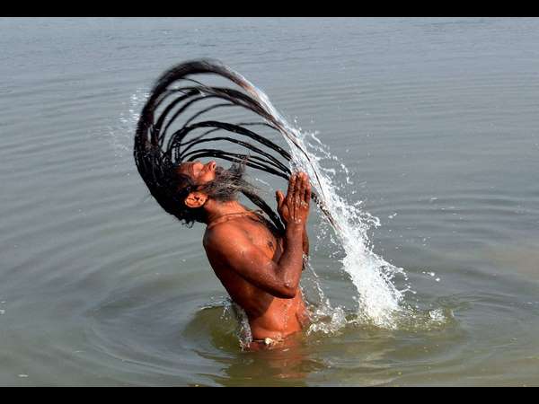 ತರಂಗಿಣಿಯಲ್ಲಿ ಸ್ನಾನ