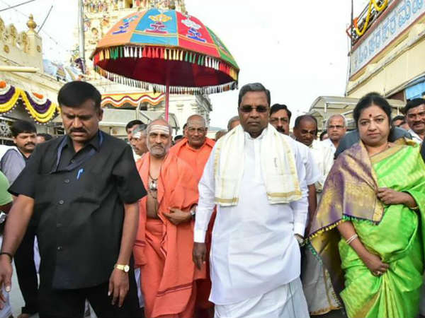 ಮಲೆ ಮಹದೇಶ್ವರನ ಸನ್ನಿಧಿಯಲ್ಲಿ 20 ನಿಮಿಷ ಜಪ ಮಲೆ ಮಹದೇಶ್ವರನ ಸನ್ನಿಧಿಯಲ್ಲಿ 20 ನಿಮಿಷ ಜಪ