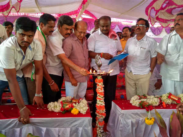 ಬೊಕ್ಕಸದ ಹಣವನ್ನು ಹಾಳು ಮಾಡುತ್ತಿದೆ