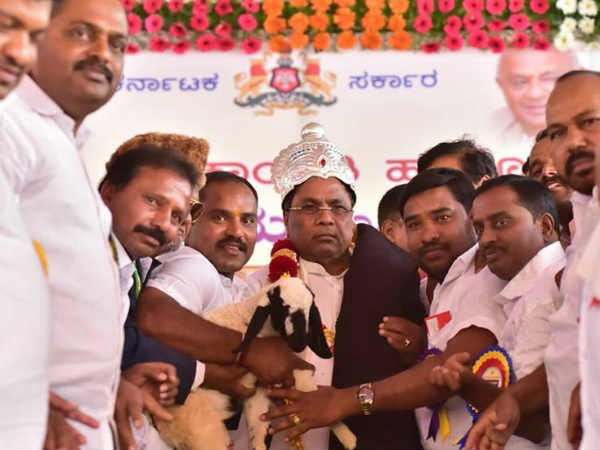 Siddaramaiah to donate silver gift to MM hills 